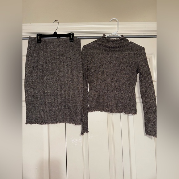 Chelsea & Violet Charcoal Knit Ensemble - Picture 5 of 7